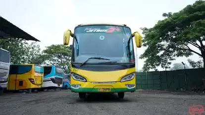 Sari Indah Bus-Side Image