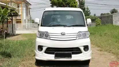 Daltrans Bus-Front Image