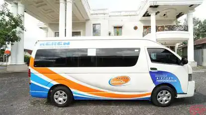 Satelqu Bus-Side Image