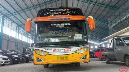Berlian Jaya Bus-Front Image