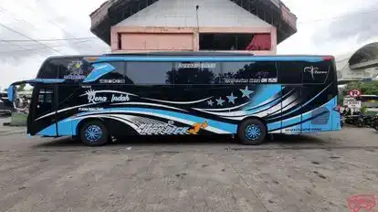 Rona Indah Bus-Side Image