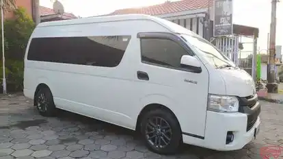 BASS Trans Bus-Front Image