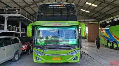 Gunung Harta Solutions Bus-Front Image