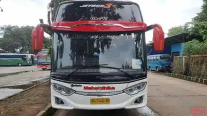 Mahardhika Bus-Front Image