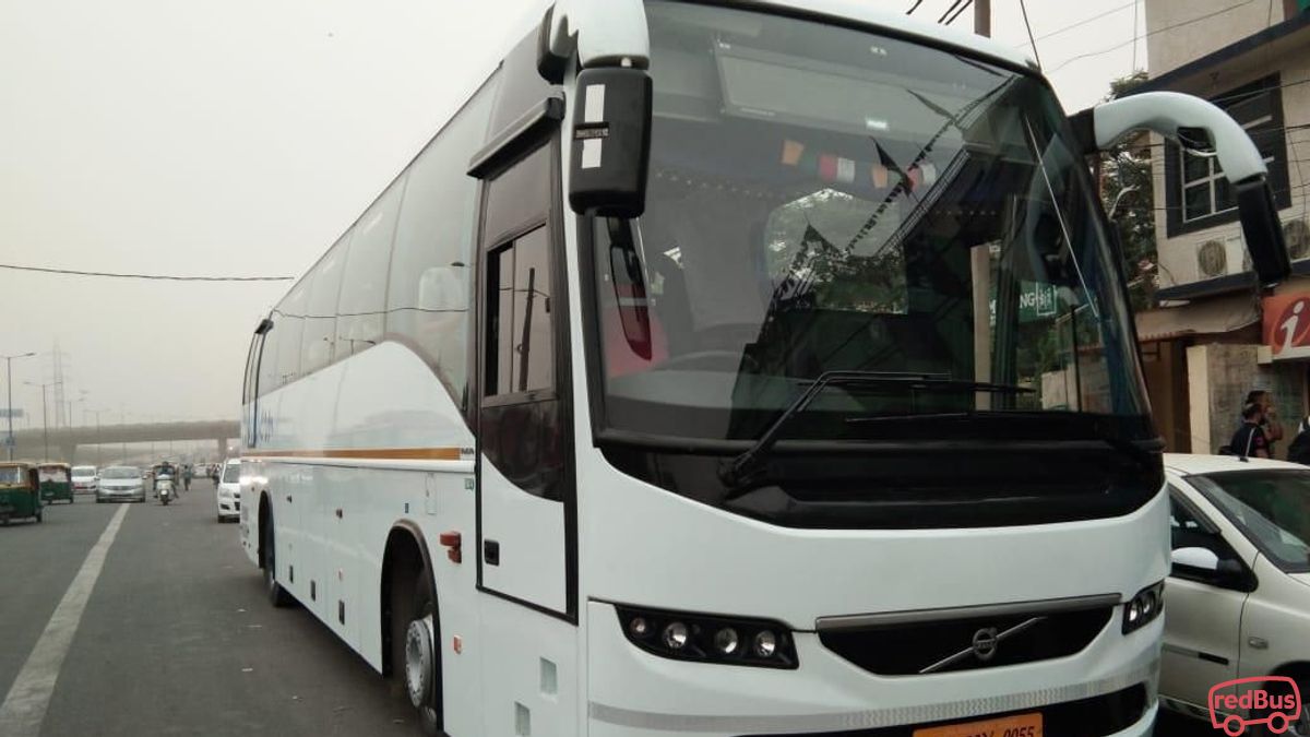 online booking of volvo bus from chandigarh to delhi airport