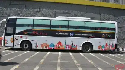 Holiday Delights Bus-Side Image