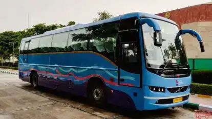 Rhyno Bus-Side Image