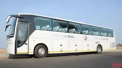 Parveen Travels Bus-Front Image