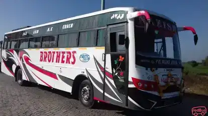 Noori Brothers Trans. Co. Damoh Bus-Side Image