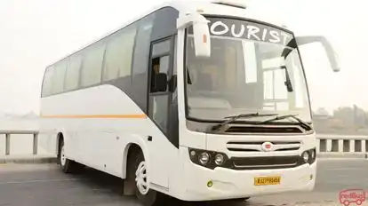 Rishabh     travels Bus-Front Image