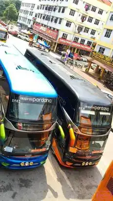 Ekspres Perdana Bus-Front Image